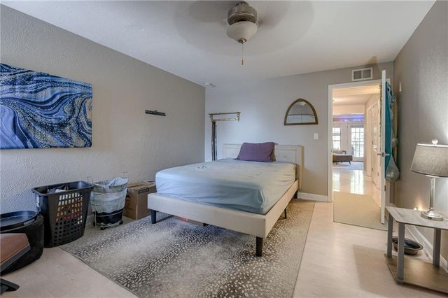 4727 Jarboe Street 53, Kansas City, MO 64112