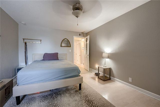 4727 Jarboe Street 53, Kansas City, MO 64112