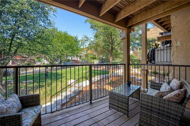 4727 Jarboe Street 53, Kansas City, MO 64112