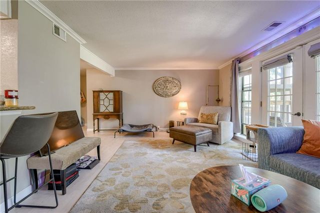 4727 Jarboe Street 53, Kansas City, MO 64112