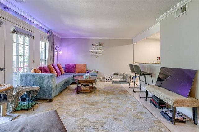 4727 Jarboe Street 53, Kansas City, MO 64112