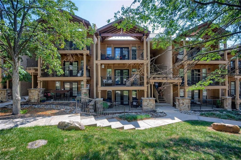 4727 Jarboe Street 53, Kansas City, MO 64112