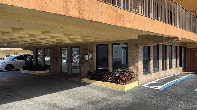 9273 SW 8th St 216, Boca Raton, FL 33428