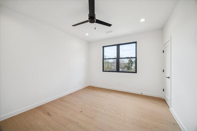 1811 Du Barry Lane, Houston, TX 77018