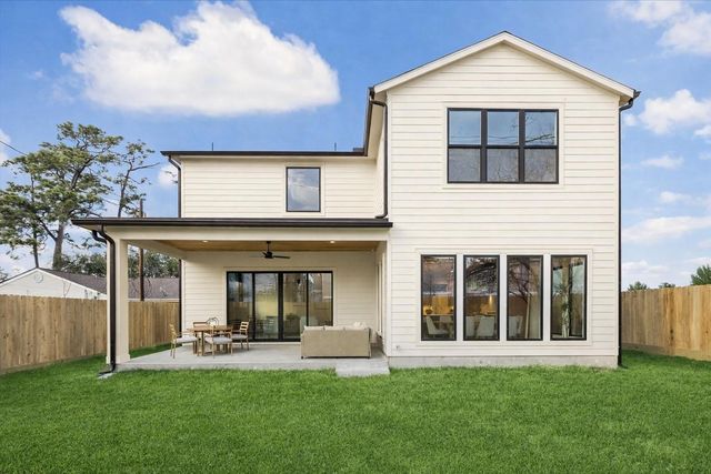 1811 Du Barry Lane, Houston, TX 77018