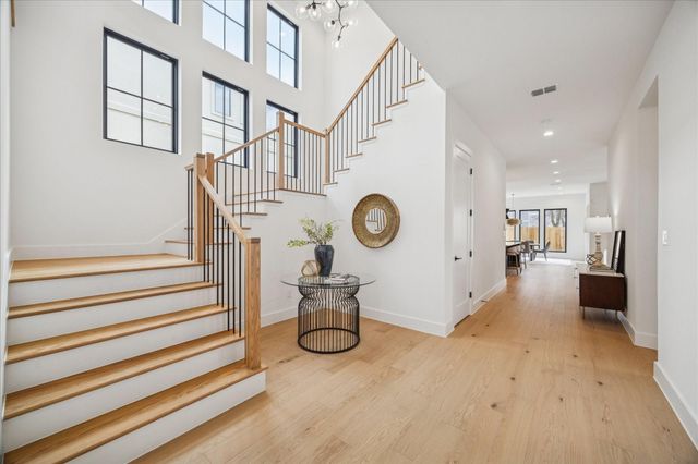 1811 Du Barry Lane, Houston, TX 77018