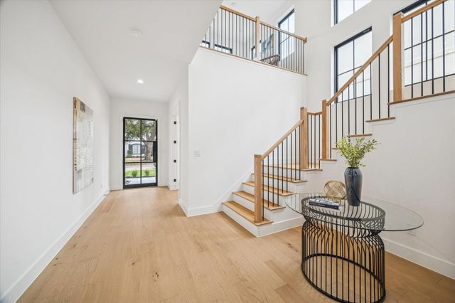 1811 Du Barry Lane, Houston, TX 77018