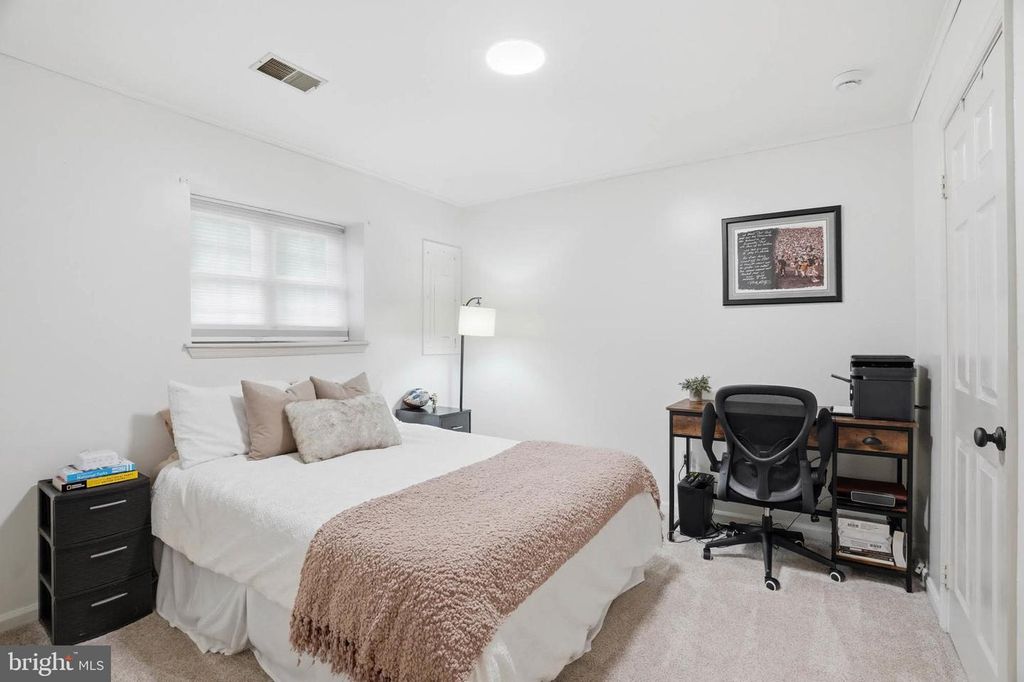 Image 27 of property listing at 9673 HORSHAM DR NW, Laurel, MD 20723