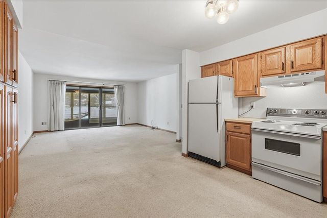 5052 Green Meadow Road, Kalamazoo, MI 49009