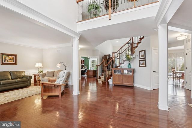 1 CRANBURY HILL CT, Mount Laurel, NJ 08054