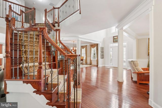 1 CRANBURY HILL CT, Mount Laurel, NJ 08054