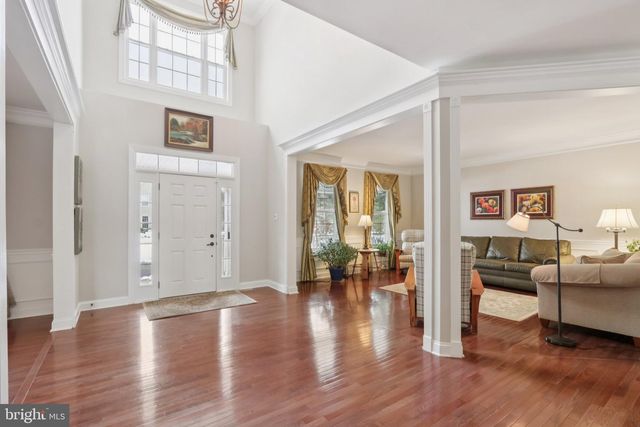 1 CRANBURY HILL CT, Mount Laurel, NJ 08054