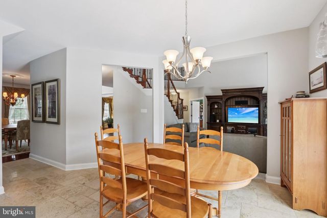 1 CRANBURY HILL CT, Mount Laurel, NJ 08054