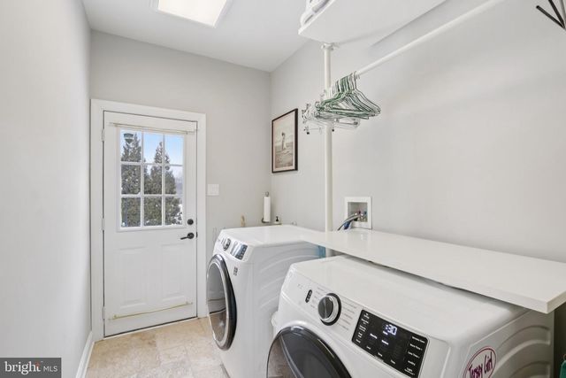 1 CRANBURY HILL CT, Mount Laurel, NJ 08054