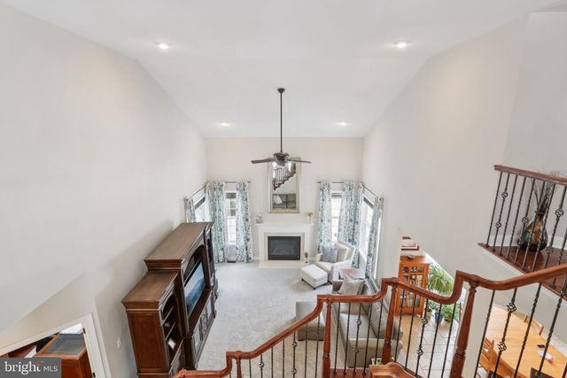 1 CRANBURY HILL CT, Mount Laurel, NJ 08054