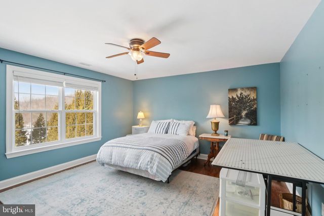 1 CRANBURY HILL CT, Mount Laurel, NJ 08054