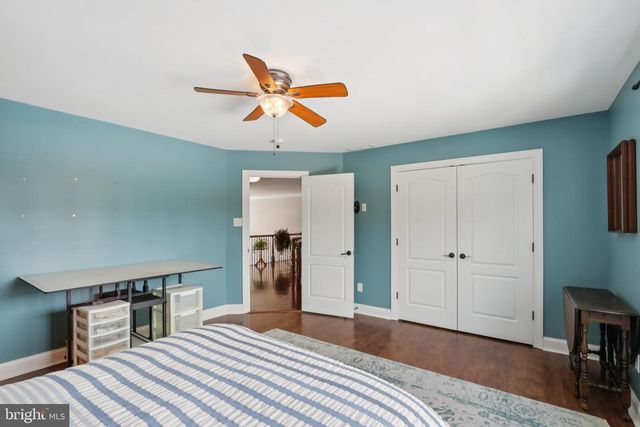 1 CRANBURY HILL CT, Mount Laurel, NJ 08054