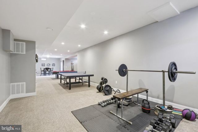 1 CRANBURY HILL CT, Mount Laurel, NJ 08054