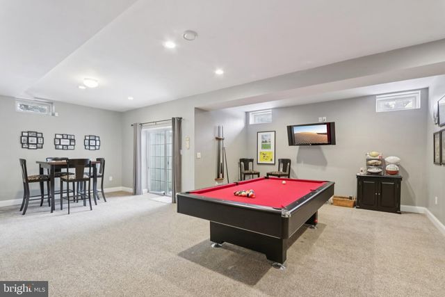 1 CRANBURY HILL CT, Mount Laurel, NJ 08054