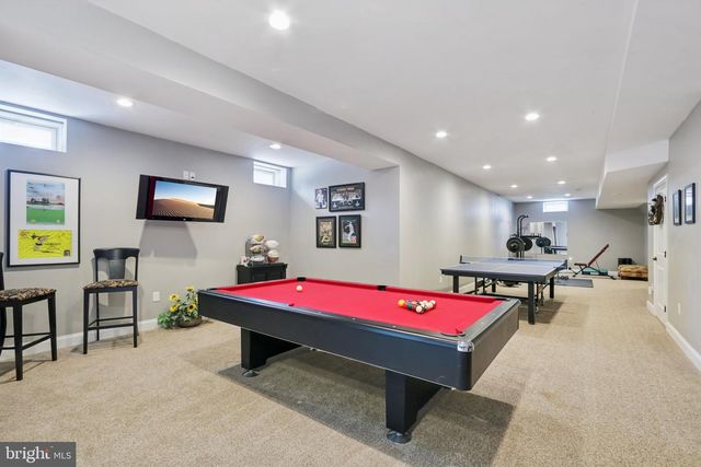 1 CRANBURY HILL CT, Mount Laurel, NJ 08054