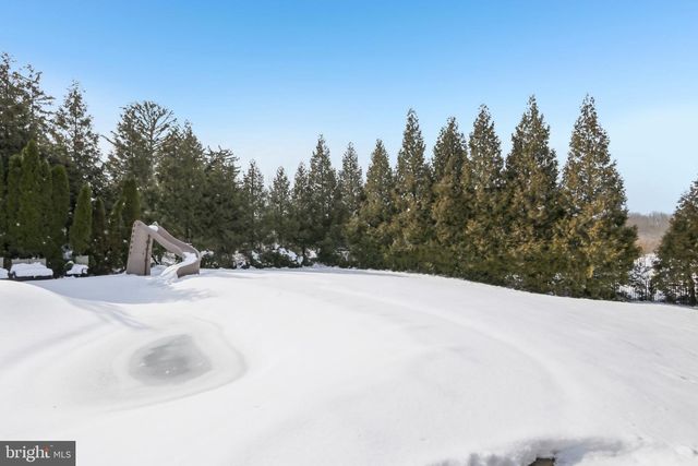 1 CRANBURY HILL CT, Mount Laurel, NJ 08054