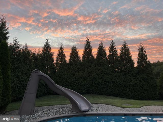 1 CRANBURY HILL CT, Mount Laurel, NJ 08054