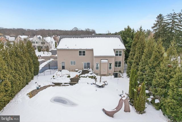 1 CRANBURY HILL CT, Mount Laurel, NJ 08054