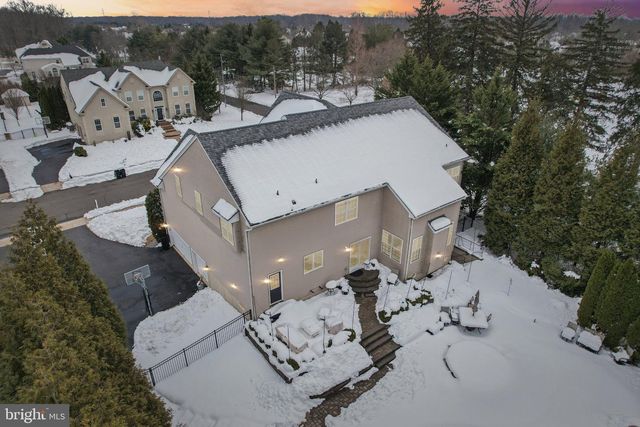 1 CRANBURY HILL CT, Mount Laurel, NJ 08054