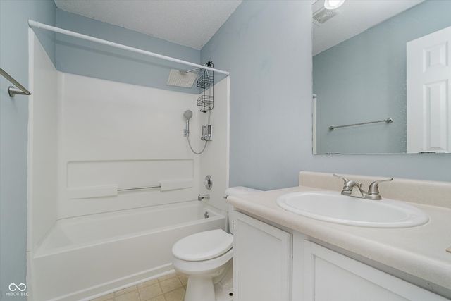 9300 Amberleigh Drive, Plainfield, IN 46168