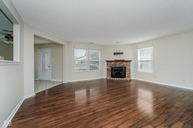 9300 Amberleigh Drive, Plainfield, IN 46168