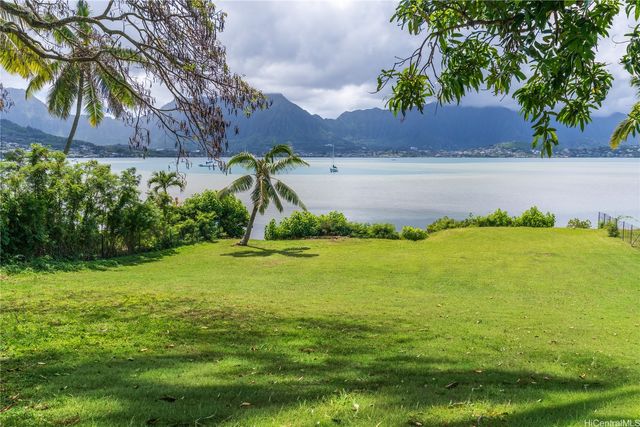 44-375 Kaneohe Bay Drive, Kaneohe, HI 96744