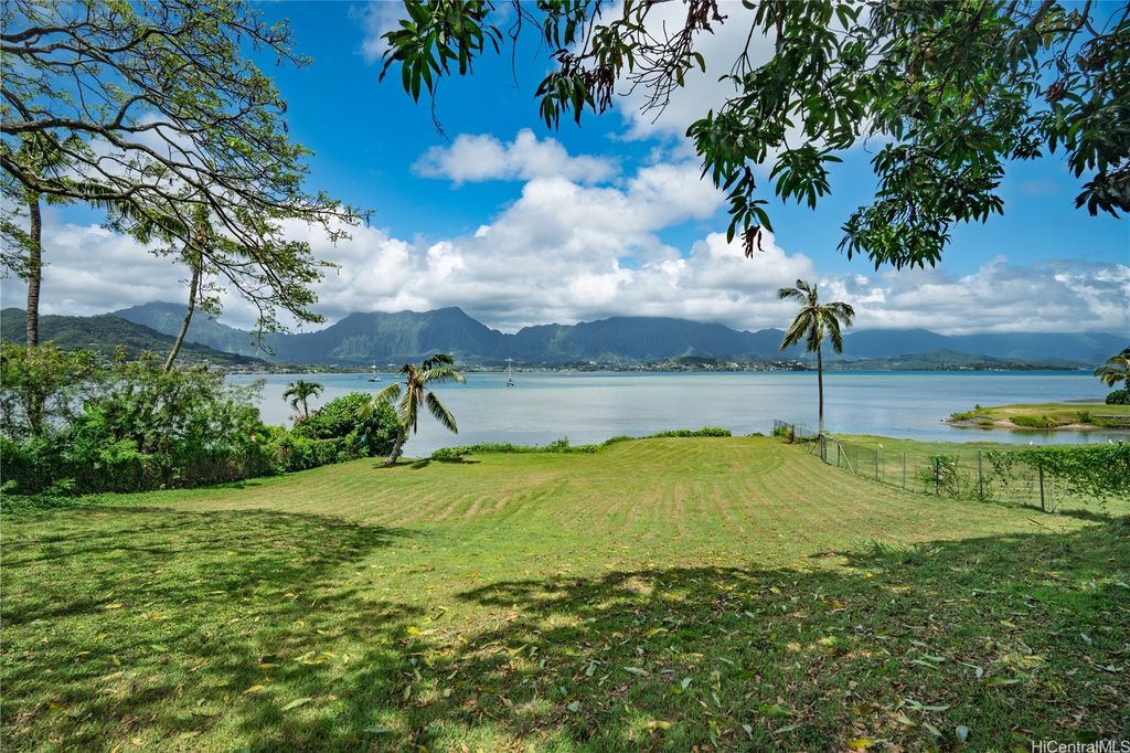 44-375 Kaneohe Bay Drive, Kaneohe, HI 96744