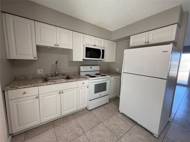 470 BRIARWOOD ROAD, Venice, FL 34293