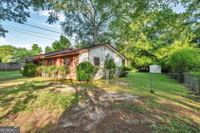 413 Davis Drive, Centerville, GA 31028