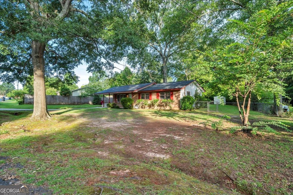 413 Davis Drive, Centerville, GA 31028