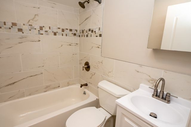 592 Poplar St, Boston, MA 02131