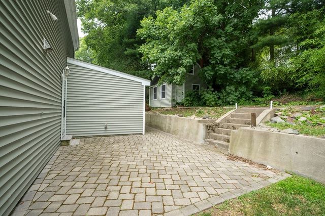 592 Poplar St, Boston, MA 02131