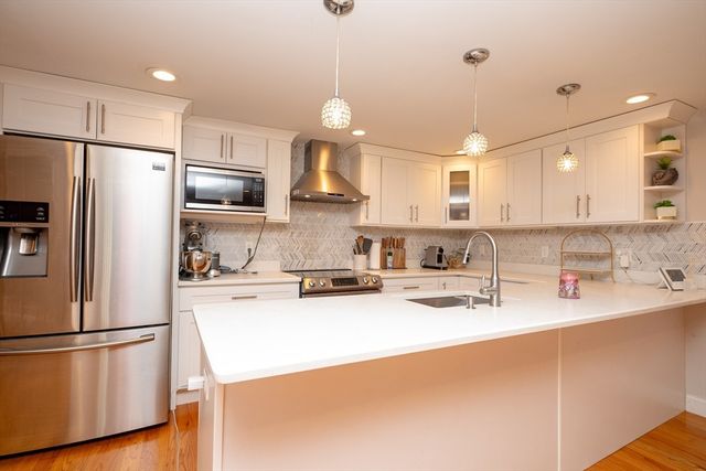 592 Poplar St, Boston, MA 02131