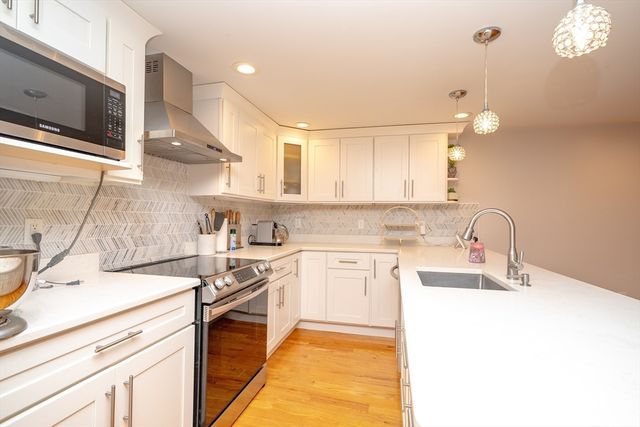 592 Poplar St, Boston, MA 02131