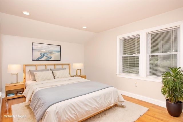592 Poplar St, Boston, MA 02131