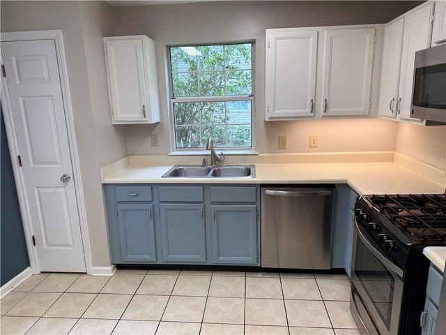 1035 Towne Manor NW Court, Kennesaw, GA 30144