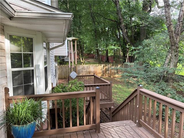 1035 Towne Manor NW Court, Kennesaw, GA 30144