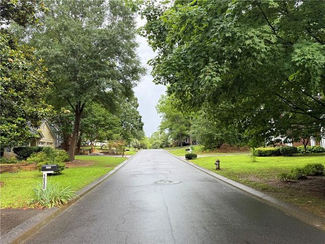 1035 Towne Manor NW Court, Kennesaw, GA 30144