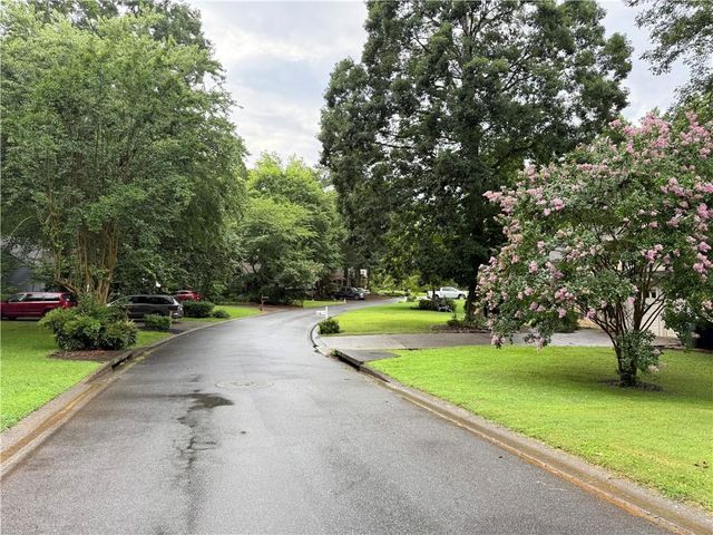 1035 Towne Manor NW Court, Kennesaw, GA 30144