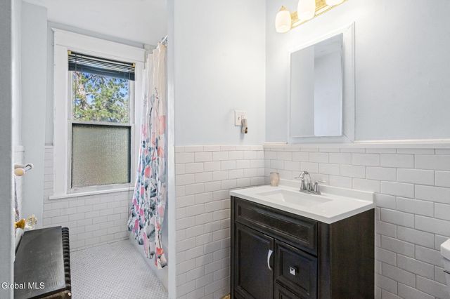 105 Grove Avenue, Albany, NY 12208