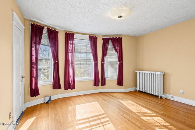 105 Grove Avenue, Albany, NY 12208