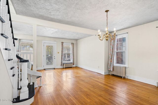 105 Grove Avenue, Albany, NY 12208