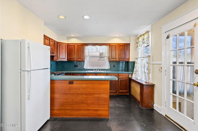 105 Grove Avenue, Albany, NY 12208