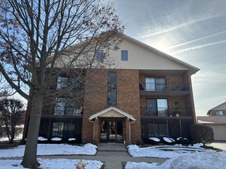 16825 81st Court 2W, Tinley Park, IL 60477