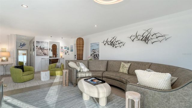 37 SUNSET DRIVE 44, Sarasota, FL 34236